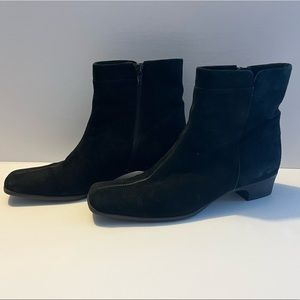 2/$20 Vigotti Black Suede Boots Size 9 Narrow Ladies Square Toe